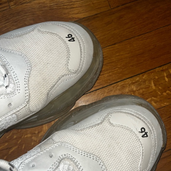 BALENCIAGA TRIPLE S clear sole sneaker - Picture 8 of 15